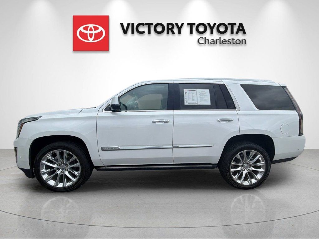Used 2020 Cadillac Escalade Premium Luxury AWD/4WD image 2
