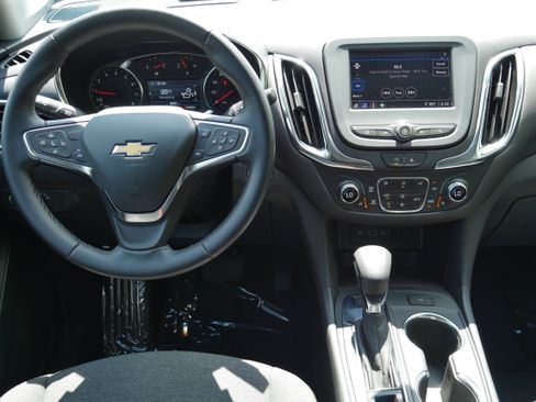 Certified 2024 Chevrolet Equinox LT AWD/4WD image 17