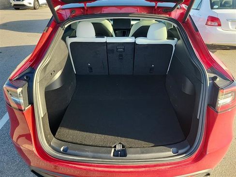 Used 2022 Tesla Model Y Performance image 3