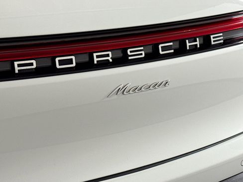 Certified 2022 Porsche Macan image 26
