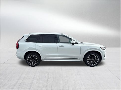 New 2026 Volvo XC90 T8 Ultra image 4