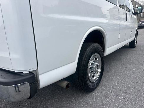 Used 2017 Chevrolet Express 3500 LT w/ LT Preferred Equipment Group image 12