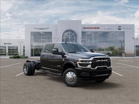 New 2026 RAM 5500 4x4 Crew Cab w/ Laramie Trim Package image 5