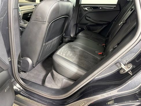 Used 2021 Porsche Macan S image 23