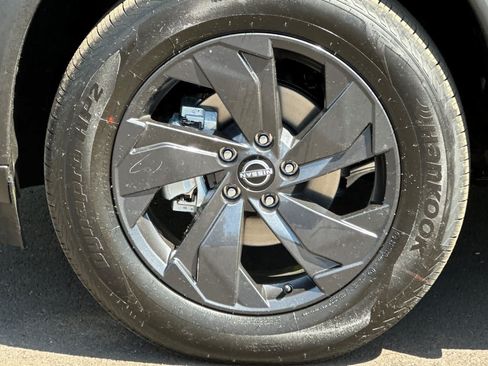 New 2026 Nissan Rogue SV AWD/4WD image 24