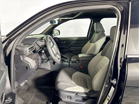 Used 2025 Toyota Tacoma TRD Sport image 11