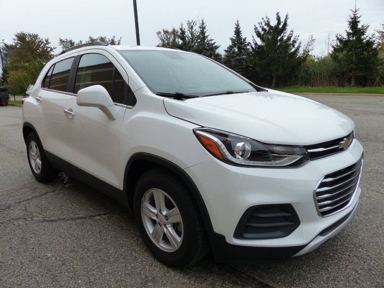 Used 2019 Chevrolet Trax LT w/ LT Convenience Package FWD image 11