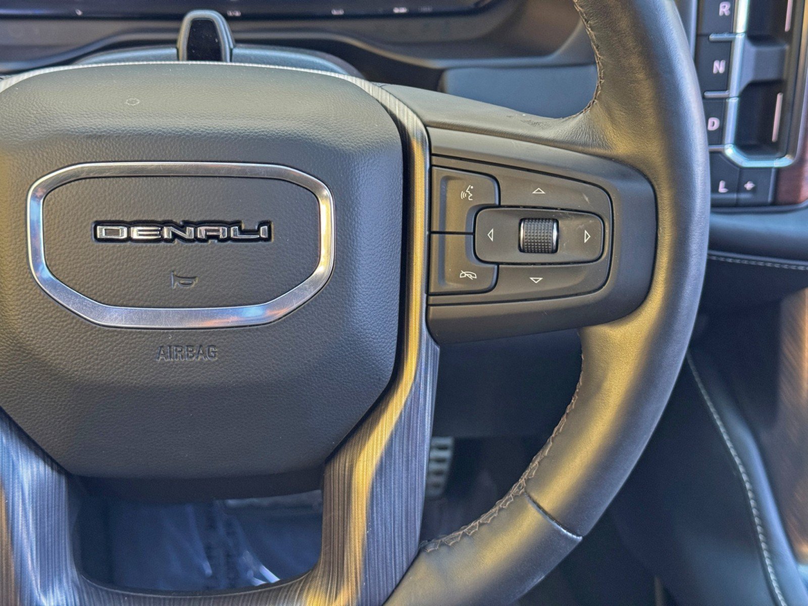 Used 2023 GMC Yukon Denali Ultimate AWD/4WD image 23