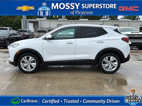 Certified 2024 Buick Encore GX Preferred w/ Comfort Package FWD image 3