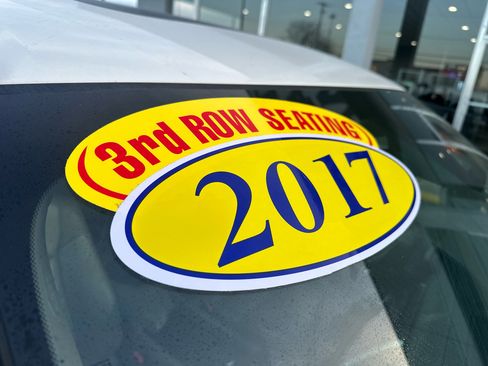 Used 2017 Honda Pilot Touring image 9