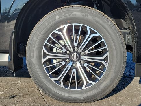 New 2025 Nissan Armada SL w/ Captain's Chari Seat Package image 5