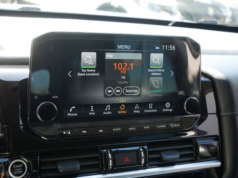 Certified 2024 Nissan Pathfinder SL w/ Black Appearance Package image 17