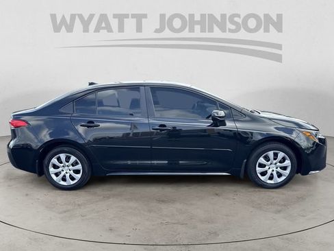 Used 2024 Toyota Corolla LE FWD image 6