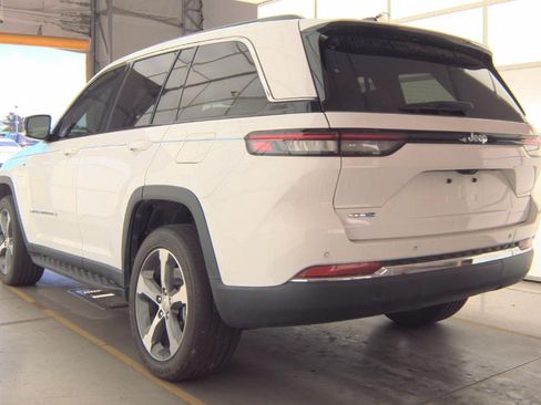 Used 2023 Jeep Grand Cherokee 4WD 4xe image 6