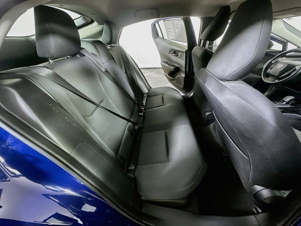 Used 2025 Toyota Prius LE FWD image 10