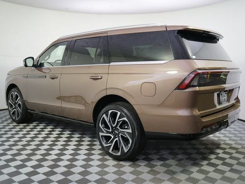 New 2026 Lincoln Navigator Black Label AWD/4WD image 3