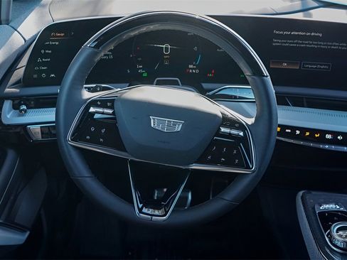 New 2025 Cadillac Optiq Luxury 2 w/ LPO, Floor Liner Package image 23