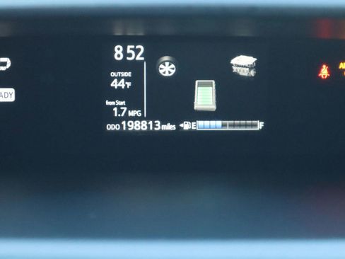 Used 2018 Toyota Prius C Two image 29