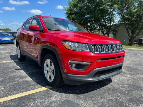 Used 2018 Jeep Compass Latitude w/ Popular Equipment Group AWD/4WD image 8
