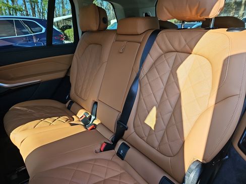 New 2026 BMW X7 xDrive40i w/ Executive Package image 16