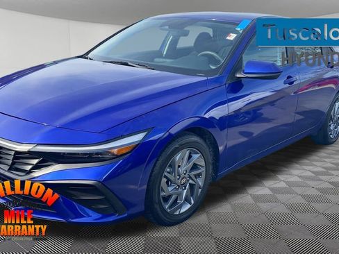 Used 2024 Hyundai Elantra SEL image 2