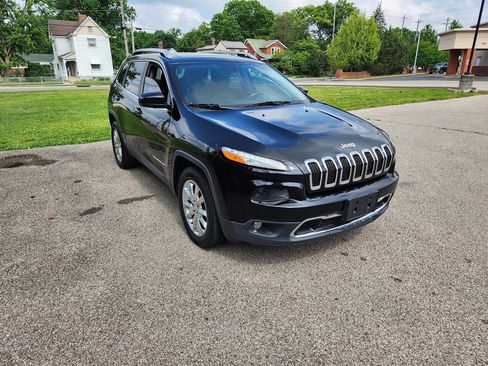Used 2017 Jeep Cherokee Limited w/ Trailer Tow Group AWD/4WD image 5