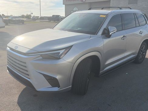 Used 2025 Lexus TX 350 AWD w/ Technology Package image 2
