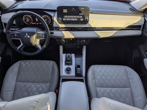 Used 2022 Mitsubishi Outlander SEL image 13