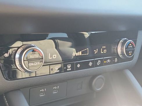 New 2026 Mitsubishi Outlander SE image 32