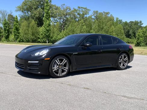 Used 2015 Porsche Panamera w/ Premium Package RWD image 3