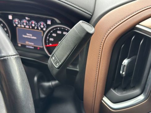 Used 2021 Chevrolet Silverado 1500 High Country w/ Technology Package image 15