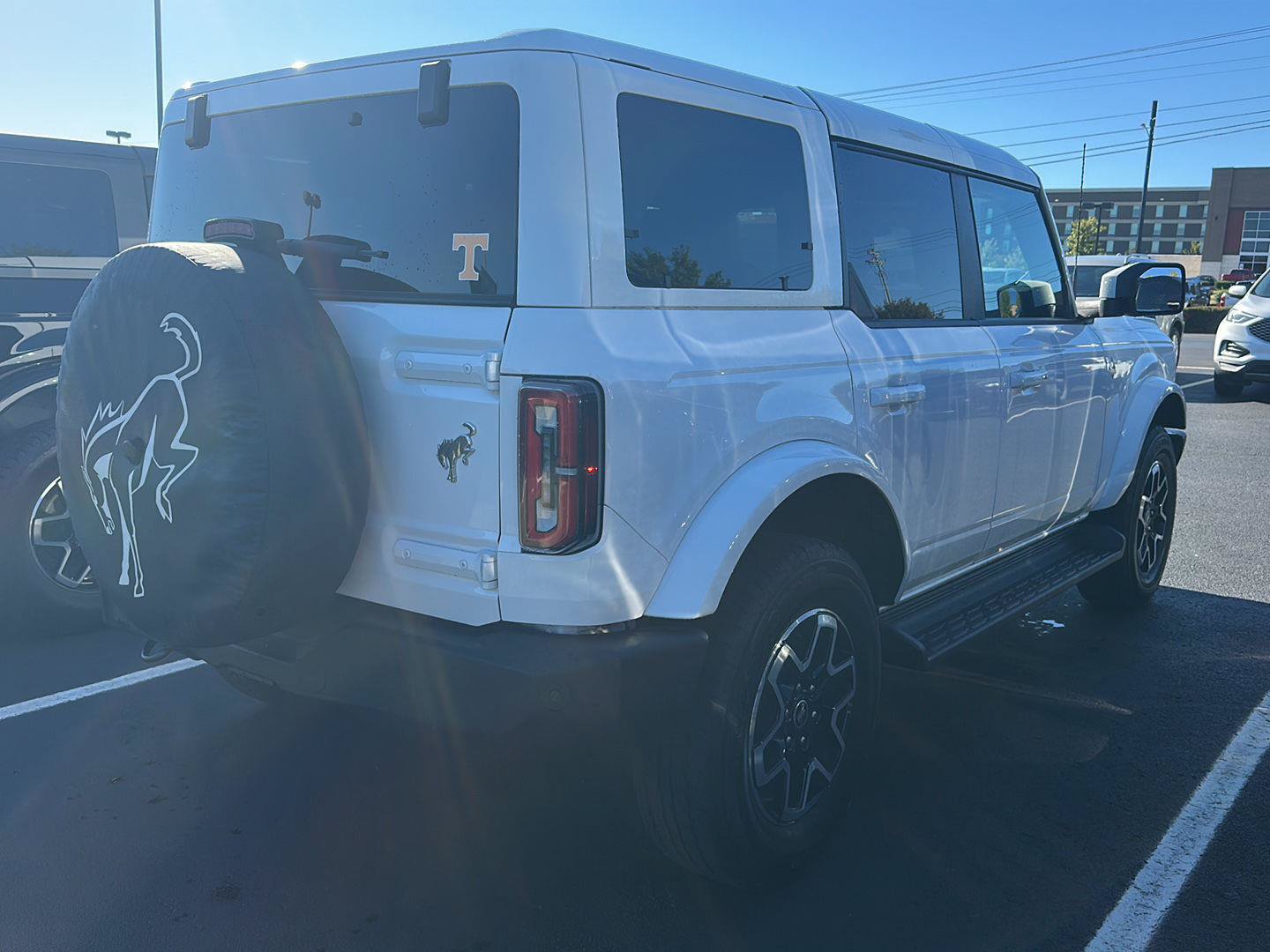 Used 2025 Ford Bronco Outer Banks AWD/4WD image 3