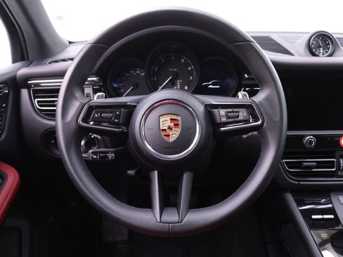 Used 2025 Porsche Macan image 20