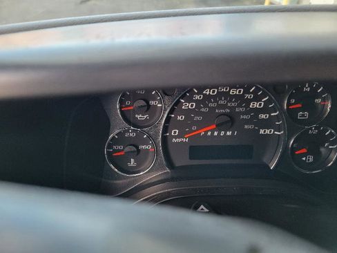 Used 2014 Chevrolet Express 4500 Extended image 28