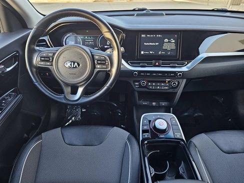 Used 2020 Kia Niro EX FWD image 25