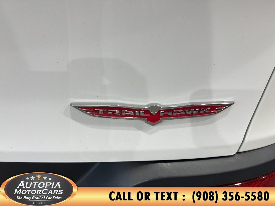 Used 2018 Jeep Cherokee Trailhawk AWD/4WD image 47