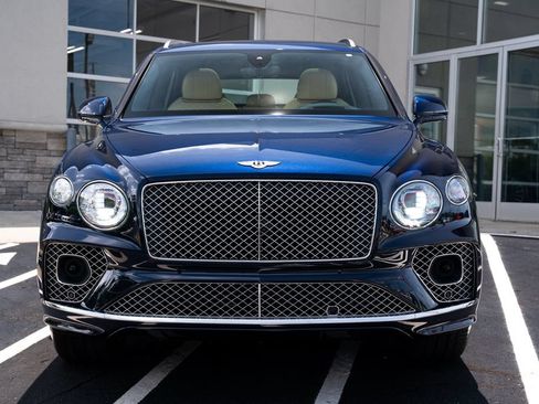 Used 2022 Bentley Bentayga AWD/4WD image 4