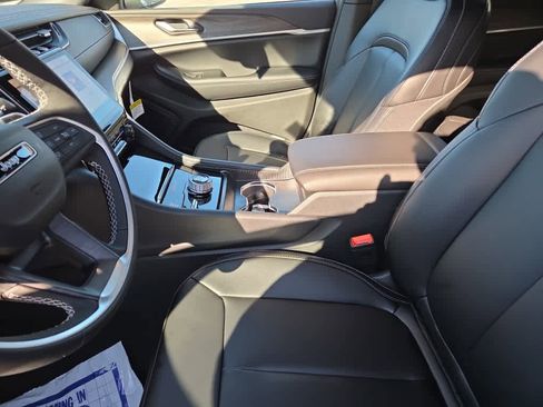 New 2025 Jeep Grand Cherokee L Limited image 19