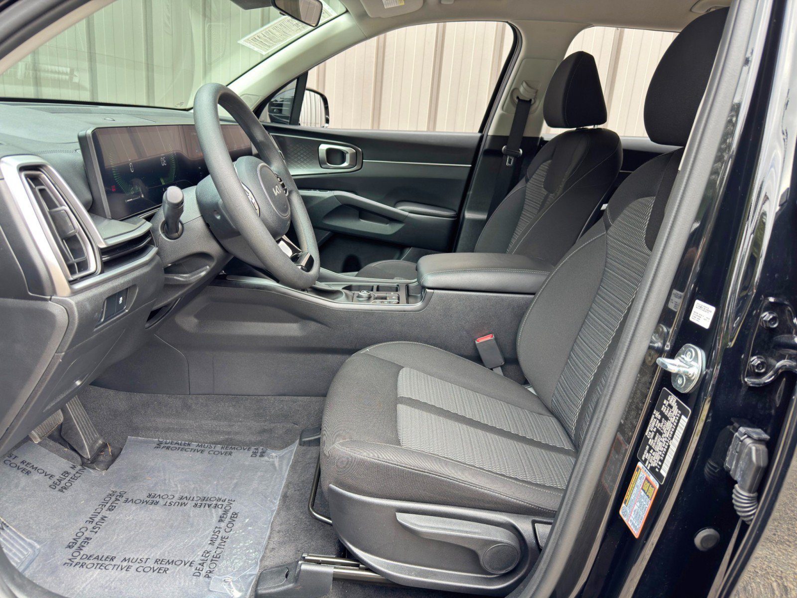 Used 2024 Kia Sorento LX FWD image 15