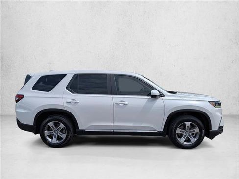 Certified 2024 Honda Pilot EX-L image 4