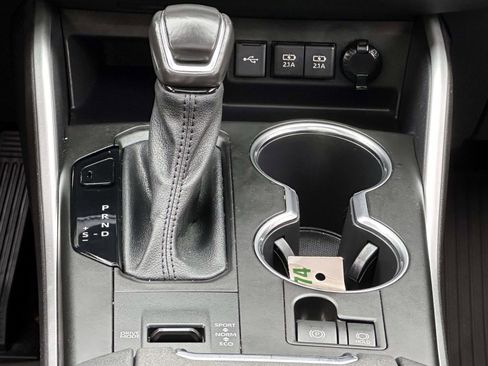 Certified 2021 Toyota Highlander XLE image 22