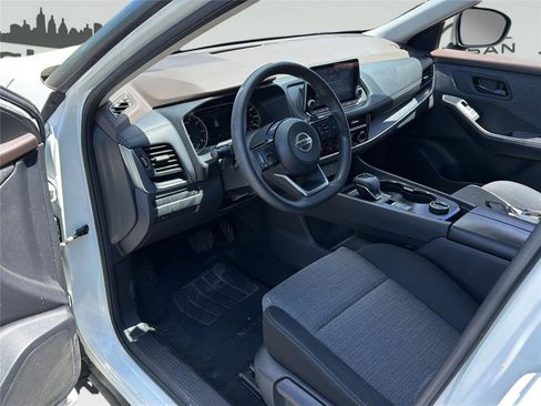 Used 2021 Nissan Rogue S AWD/4WD image 9