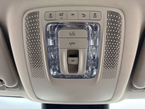 Used 2022 Mercedes-Benz GLS 450 4MATIC image 40