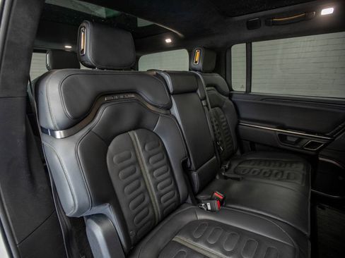 Used 2023 Rivian R1S Adventure AWD/4WD image 25