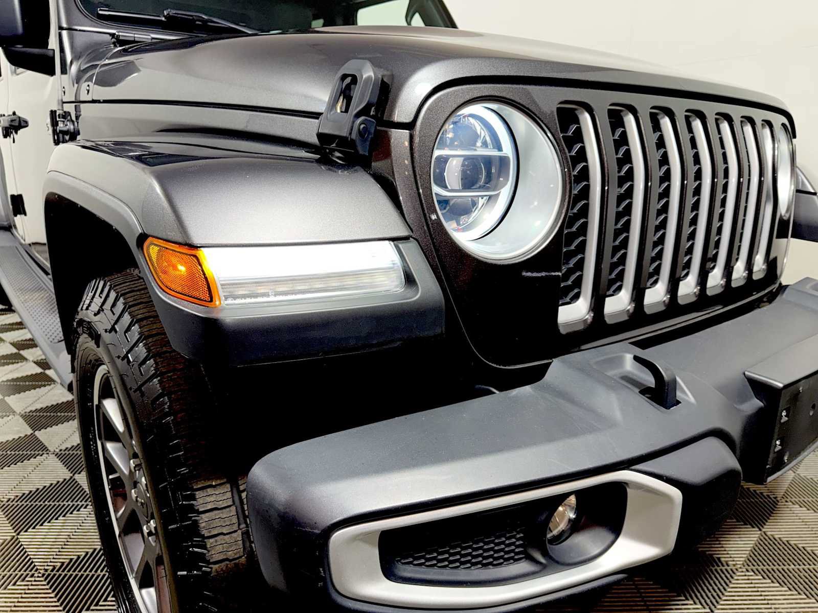 Used 2021 Jeep Gladiator Overland w/ Popular Equipment Package AWD/4WD image 24