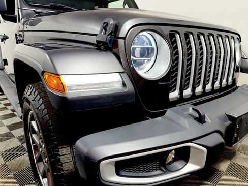 Used 2021 Jeep Gladiator Overland w/ Popular Equipment Package AWD/4WD image 24