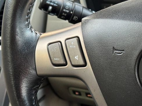 Used 2006 Cadillac XLR V image 37