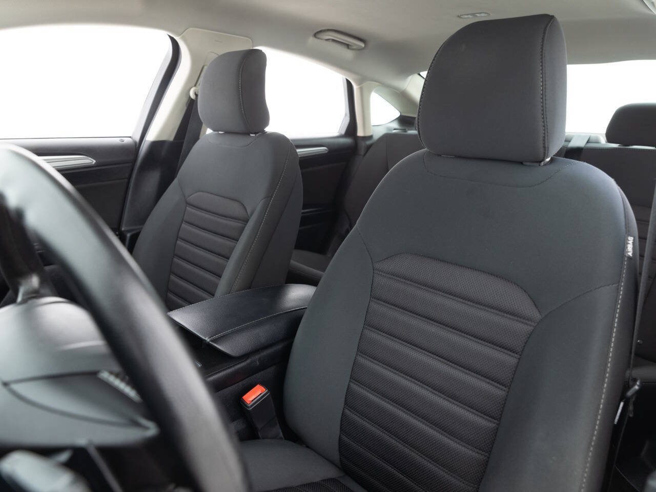 Used 2018 Ford Fusion SE w/ Fusion SE Technology Package FWD image 22