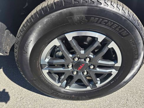 Used 2024 Toyota Tacoma TRD Sport image 9