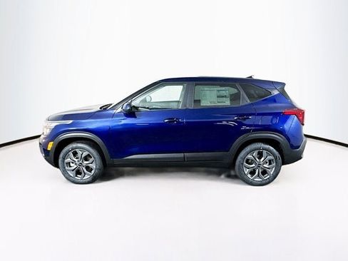 New 2026 Kia Seltos LX image 8